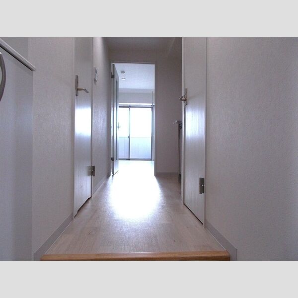 AT Hakkey502号室 玄関