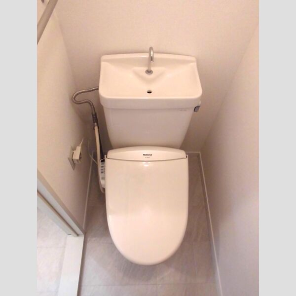 クレセントハイム203号室 温水洗浄暖房便座付き♪