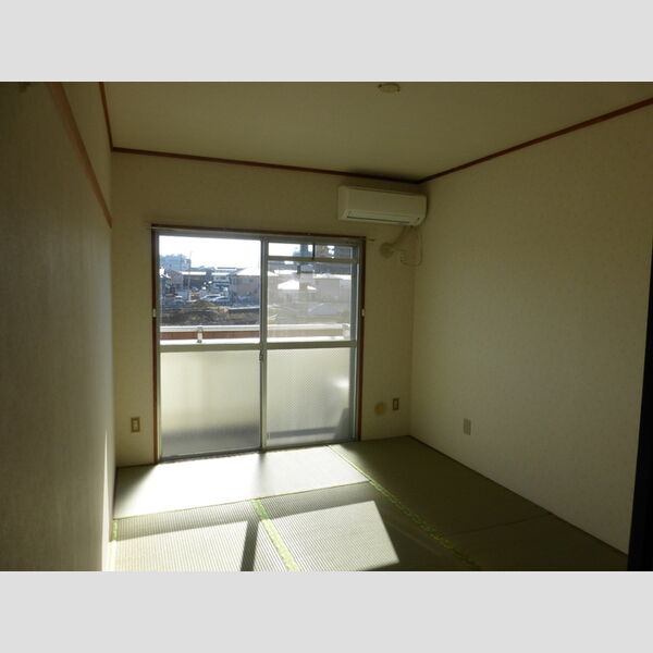 マンションスイ302号室 和室