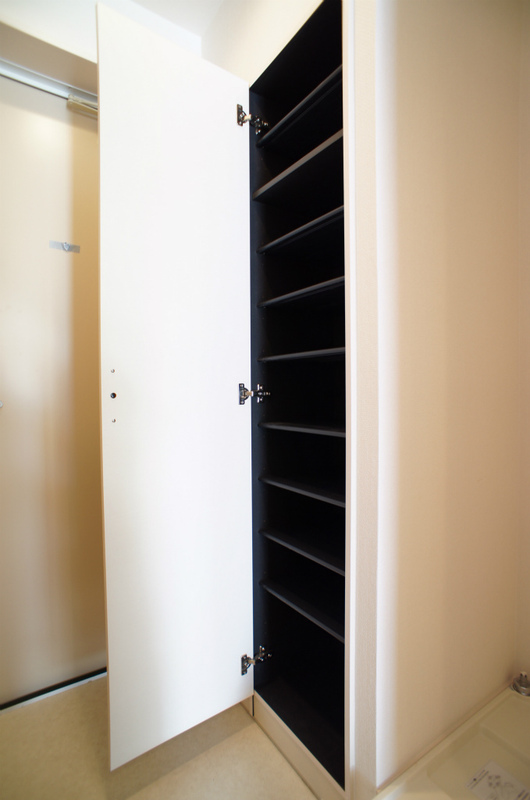 リブリ・壱番館3階 玄関