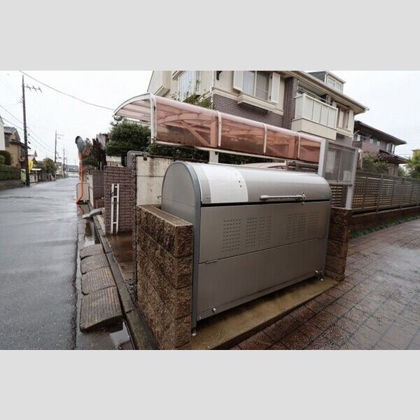 イーストパーク八ヶ崎 ゴミ箱