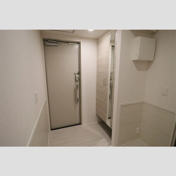 D-KISARIA　EⅠ301号室 玄関