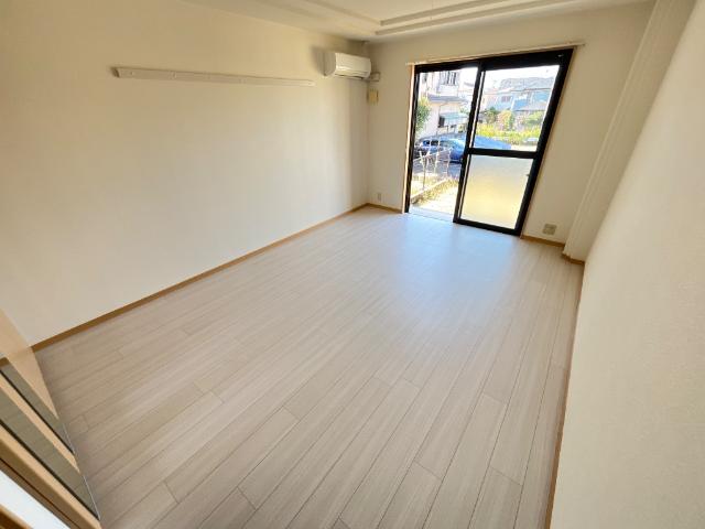 ローザ　オノモン 洋室