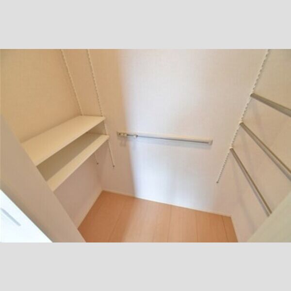 スカイハイム202号室 ワンステップクローゼット