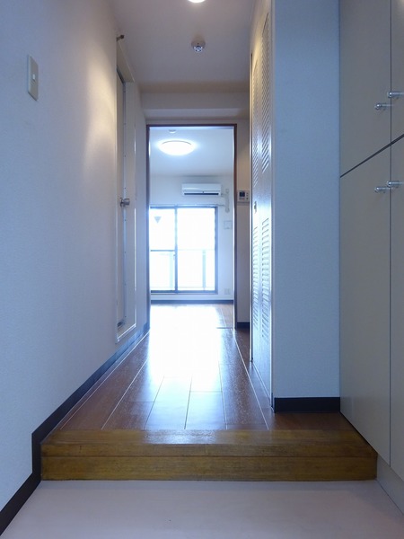 パーク・ノヴァ横浜・井土ケ谷605号室 玄関