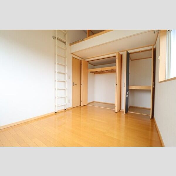 レディアンス熊谷201号室 北側洋室