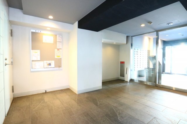 プラウドフラット荻窪Ⅱ902号室 エントランスホール　※参考写真