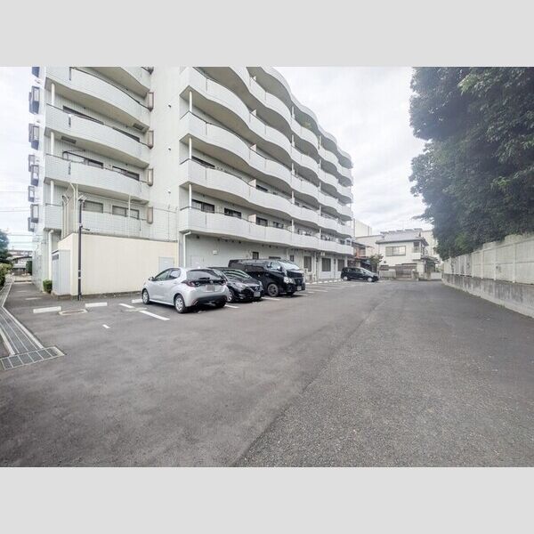 グランソレイユ大宮502号室 駐車場