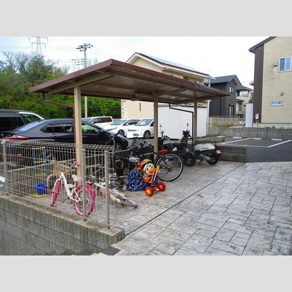 ガーデンヒルズ　C 駐輪場