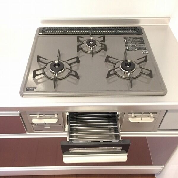 Lily　Belle 3口コンロのシステムキッチンです