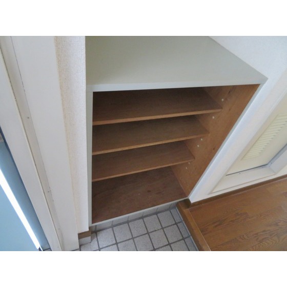 エレガンス綾瀬６0704号室 シューズボックス