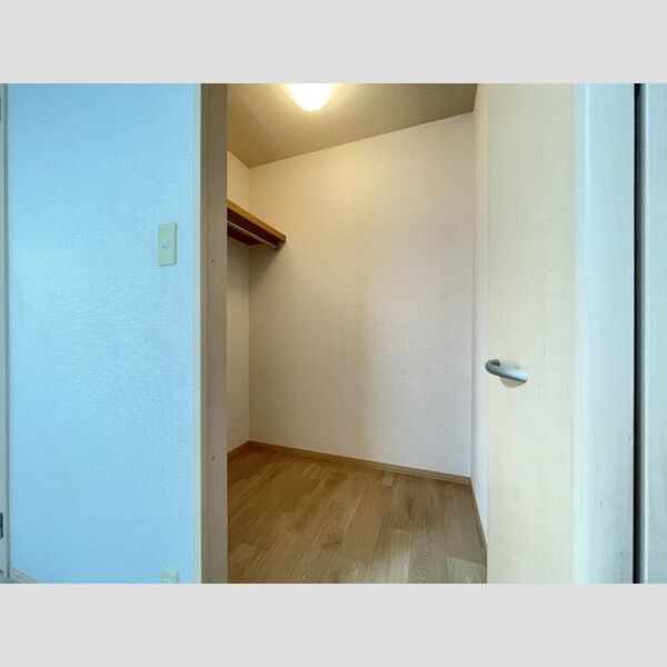 シルヴァンブリーズ101号室 ウォークインクローゼット