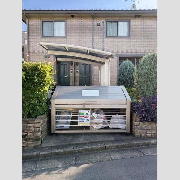 グリーンコート101号室 ゴミストッカー