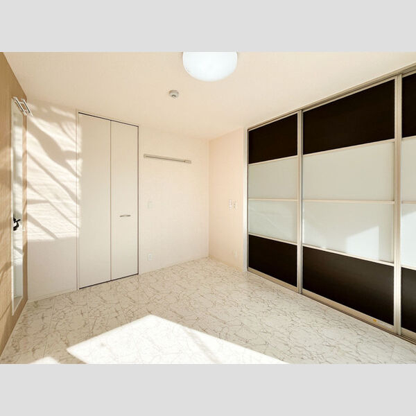 ヘリオス吉川美南　ガイア106号室 洋室