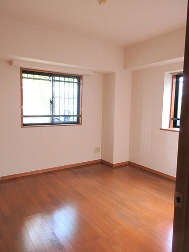 シエルグランデふなばし海神1階 洋室約６．５畳