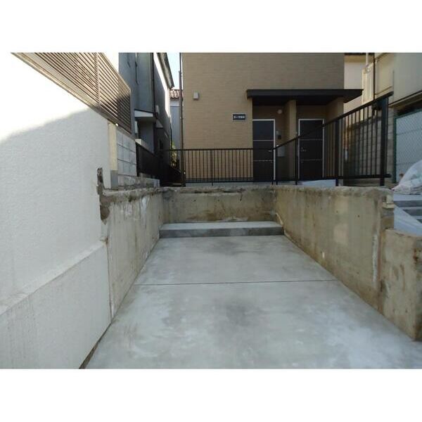 カーサ中井 駐車場