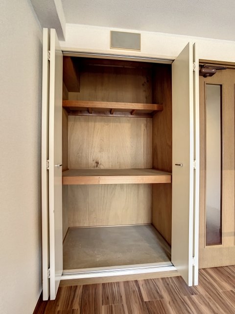 メゾンカルム横浜4階 収納