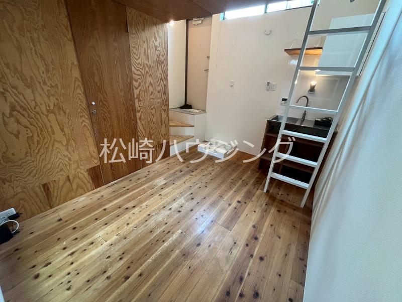 SMI RE STAY TOKYO C1階 リビング