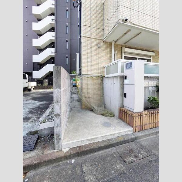 キャナルパーク201号室 ごみ置き場