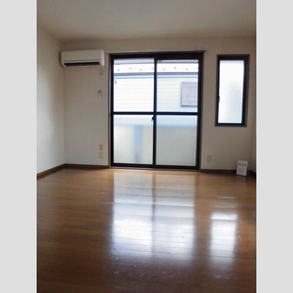 パークサイドM&T203号室 バルコニー側洋室8帖