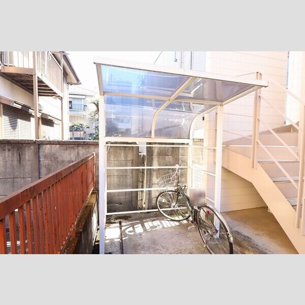 フォルテ クレスト 屋根付き駐輪場