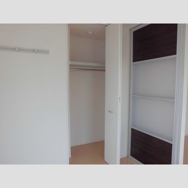 イーストエンジェル青山　A棟 洋室6.1帖　クローゼット