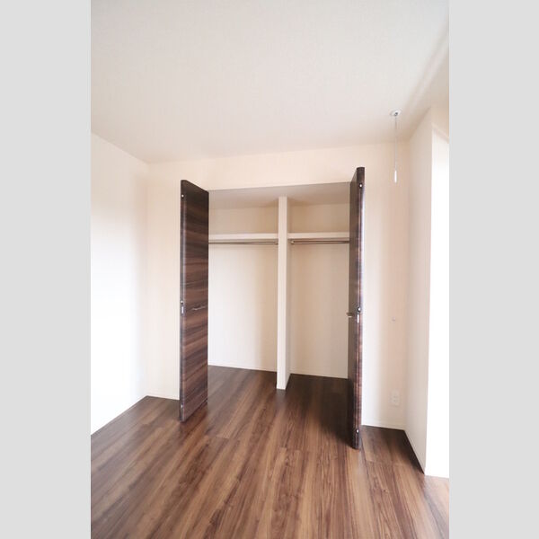 メルヴェイユおおたかの森Ⅱ202号室 クローゼット