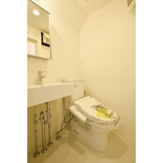 カラスヤマテラスN1階 洗面所