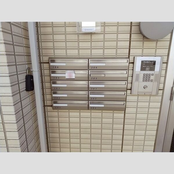 エスポワール　B102号室 集合ポスト