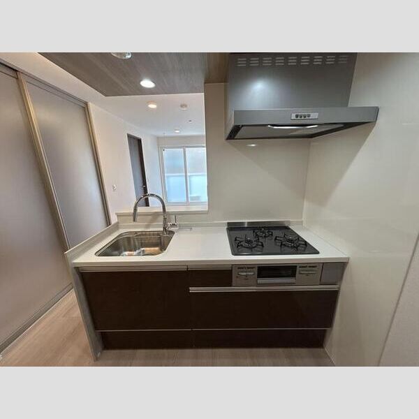 セレスティア西綾瀬202号室 キッチン