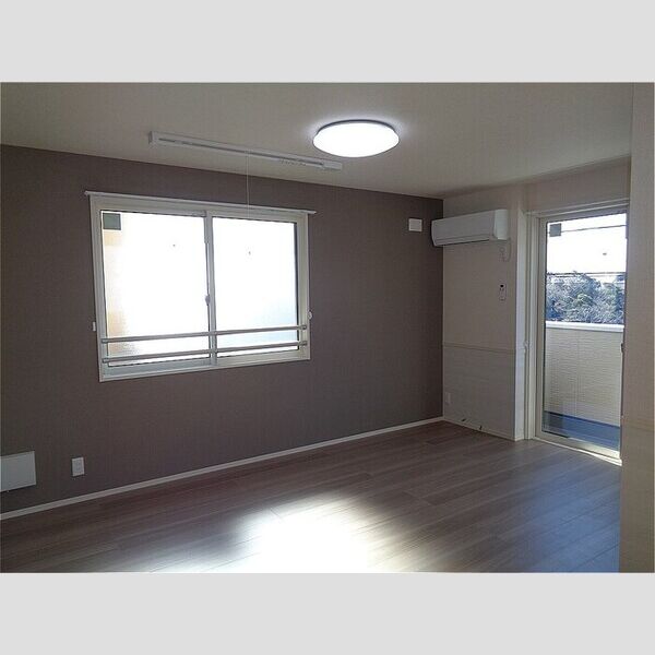 イフィセント港南台205号室 洋室