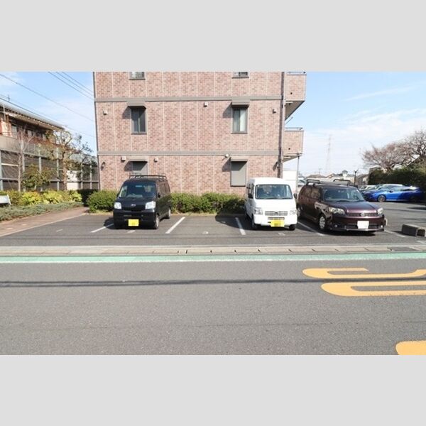 Ferme302号室 駐車場