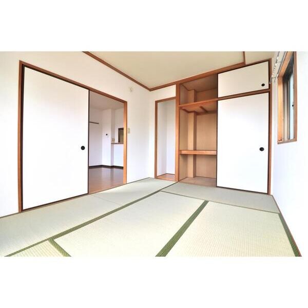 ベルヴェデーレII405号室 リビング