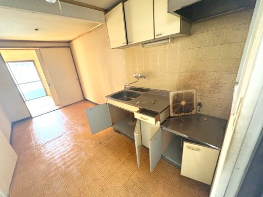 領家レジデンス202号室 クリーニング前の写真です