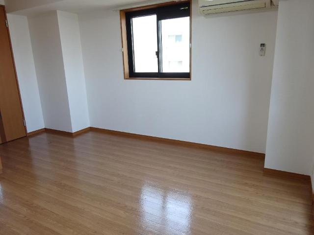 ローズガーデンＮＫＫ 洋室（501号室画像）