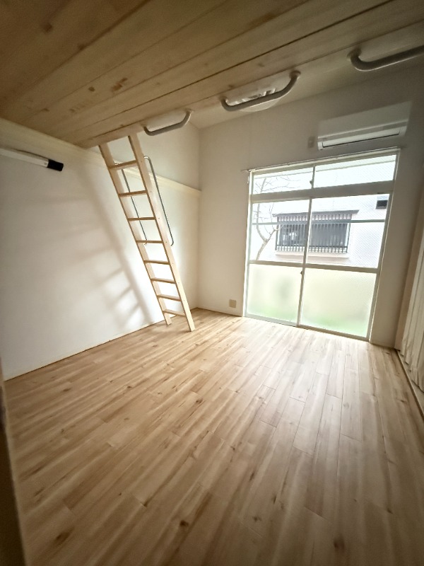 イエローキャッスル 内観