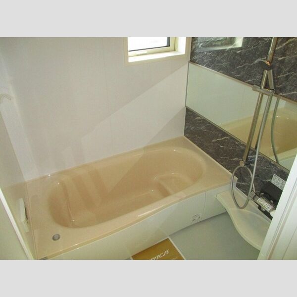 ヴェルデ コリーナ　壱番館103号室 バス