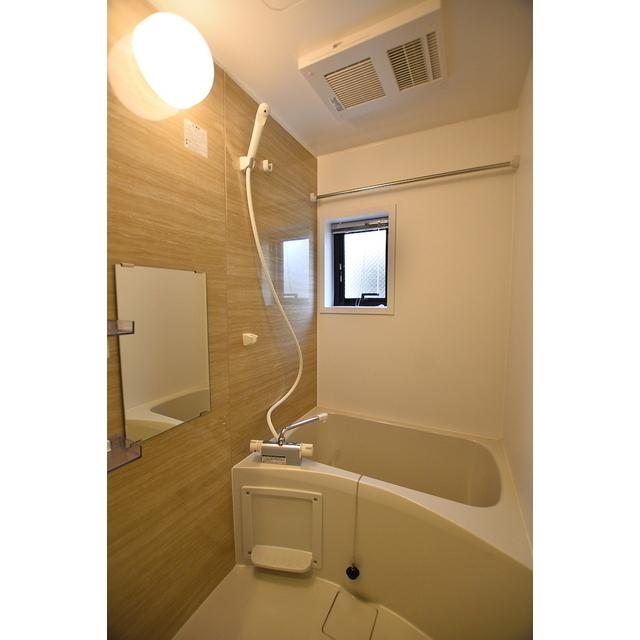 チトカラアパートメント1階 バス