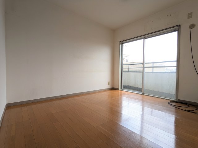 ワイケービー桜台 リビング