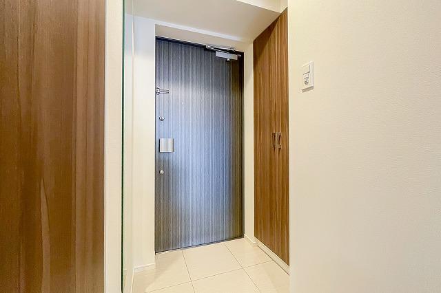 Weave Base Itabashi Honcho5階 玄関