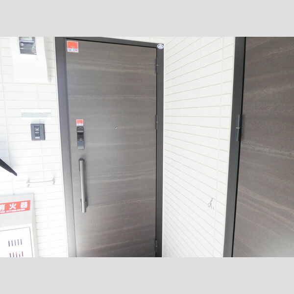 グラセフルⅢ 玄関