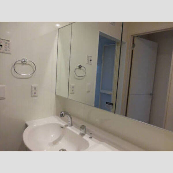 グラウクス　E 洗髪洗面化粧台