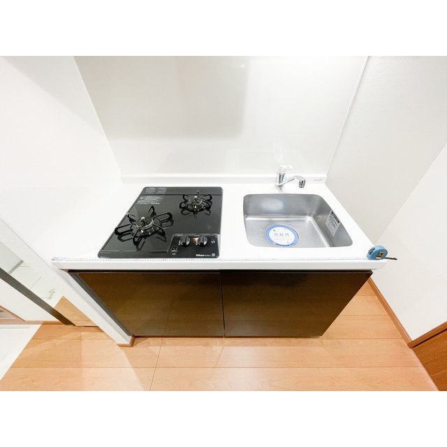 アスール亀有0708号室 シンク・コンロ