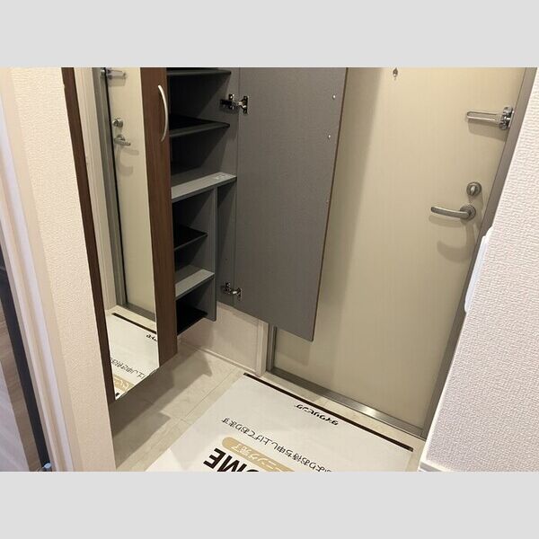 シュエット301号室 玄関