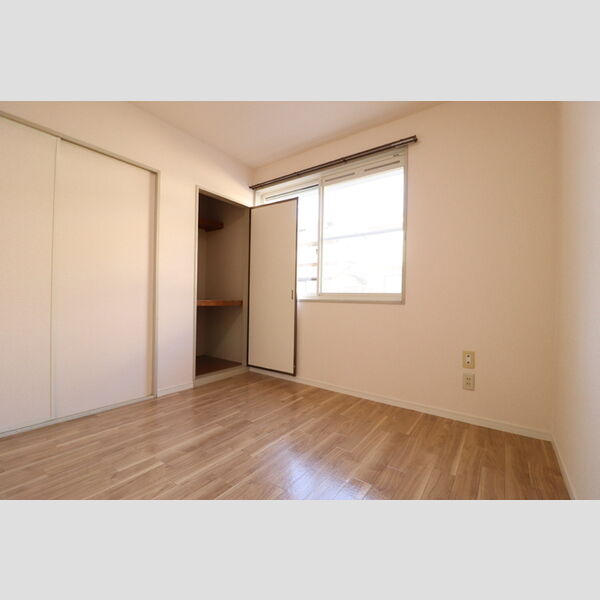 ファーストヴューラ　八番館 洋室