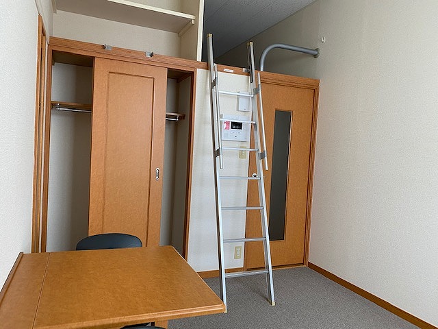 レオパレスルミエールエスト リビング