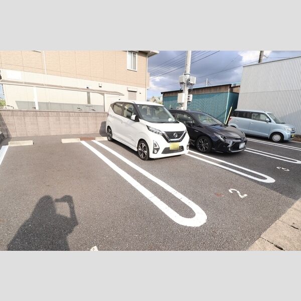 ラ・ルーチェ 駐車場
