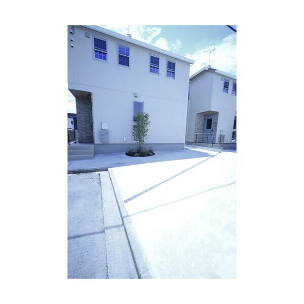 西東京市泉町4丁目貸家 駐車場