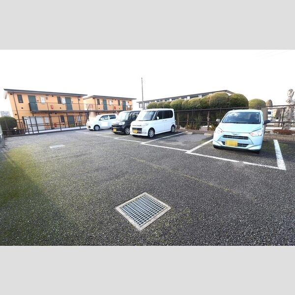 グランコートJA 駐車場