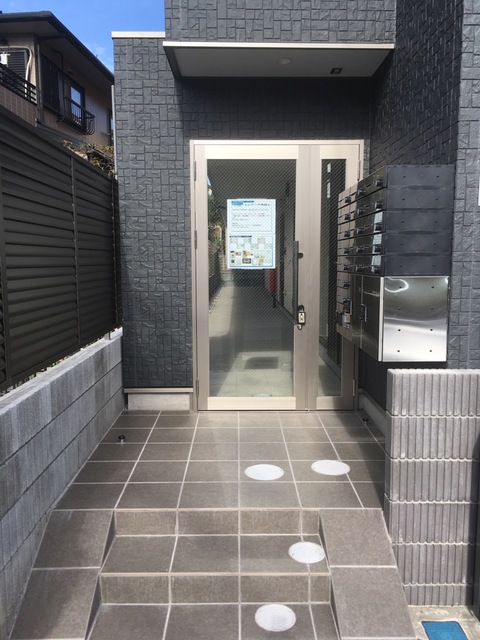 ピアンタ鬼越0201号室 エントランス